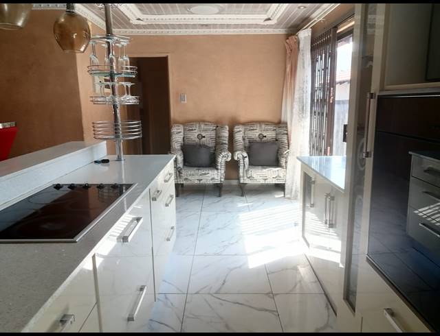 4 BEDROOM HOUSE FOR SALE IN TLHABANE WEST